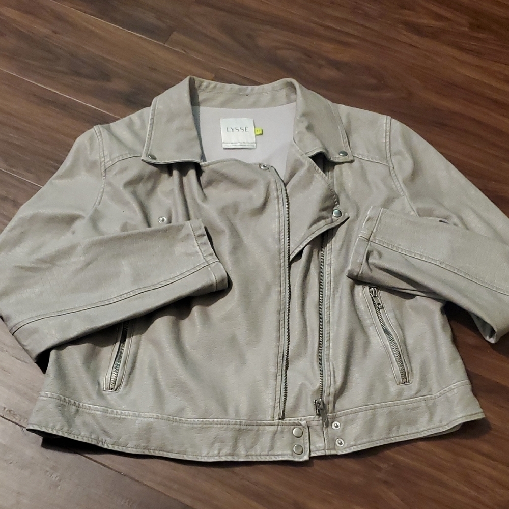Lysse Light Gray Faux Leather Jacket with Snap Details - Picture 3 of 6